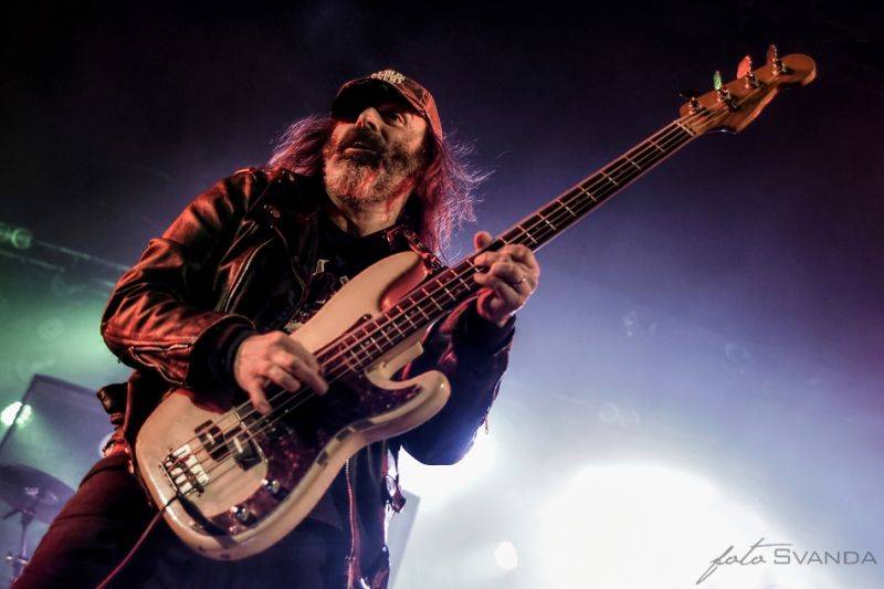 Arakain slavil narozeniny znovu nadvakrát