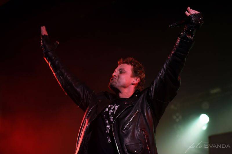 Arakain slavil narozeniny znovu nadvakrát