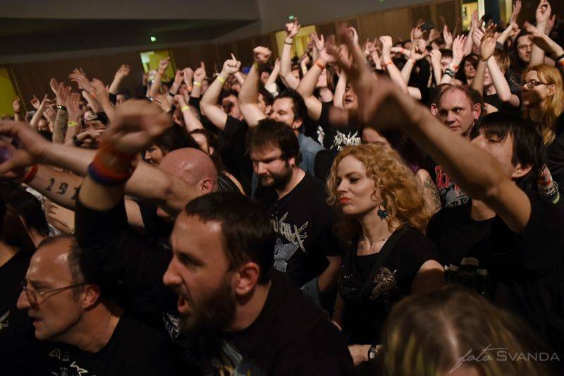 Arakain slavil narozeniny znovu nadvakrát