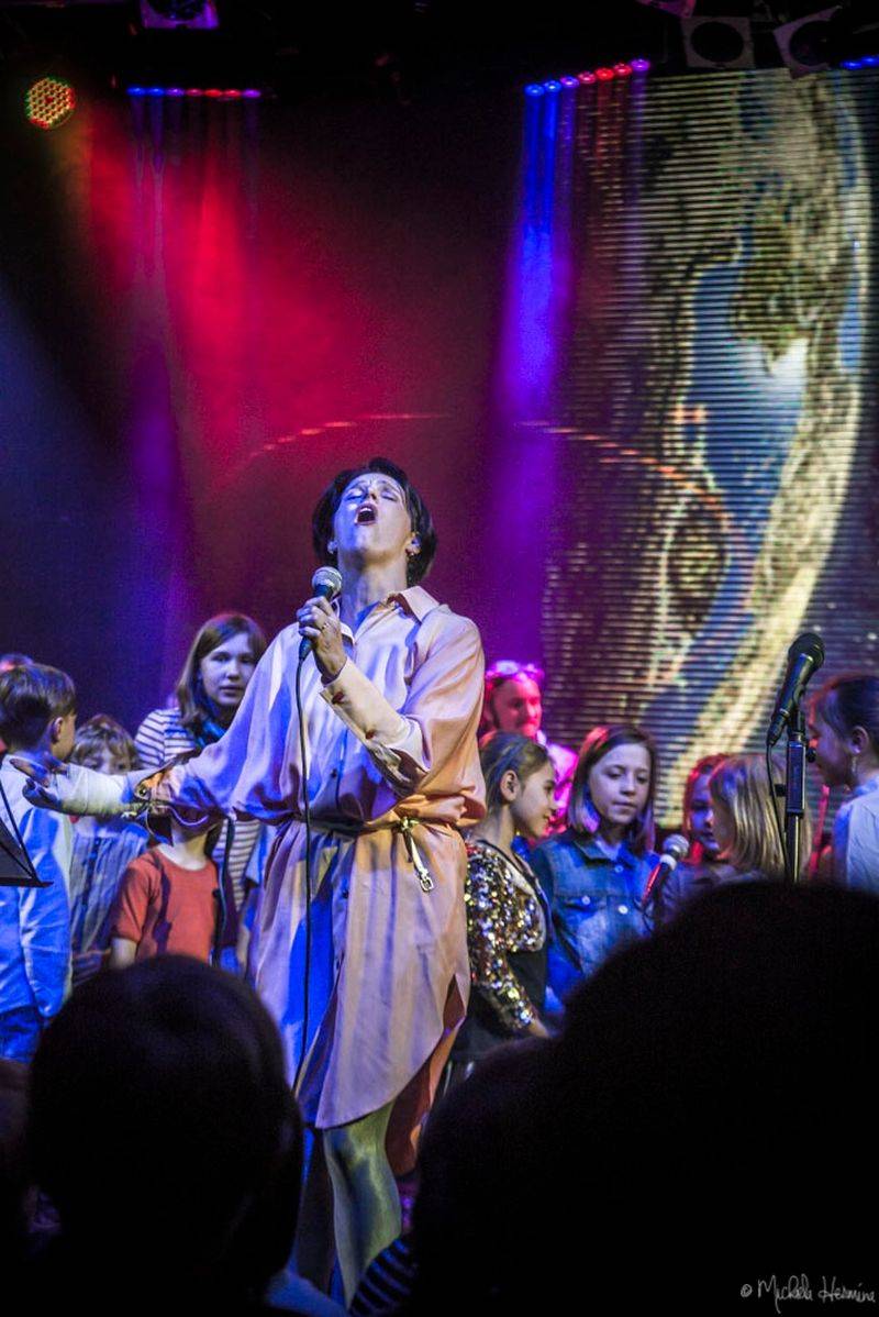 Planety spojily děti a dospělé v pražském Lucerna Music Baru