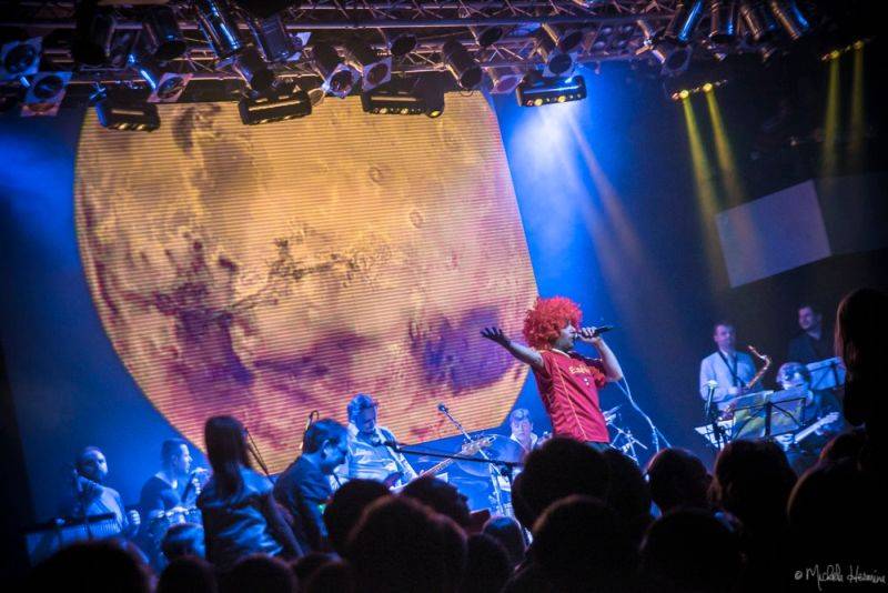 Planety spojily děti a dospělé v pražském Lucerna Music Baru