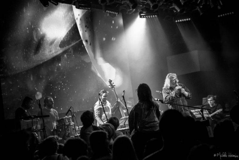 Planety spojily děti a dospělé v pražském Lucerna Music Baru