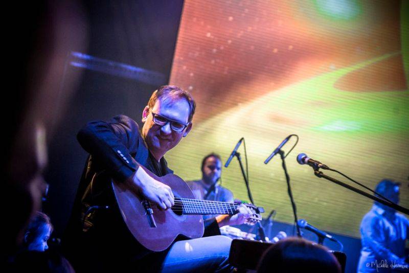 Planety spojily děti a dospělé v pražském Lucerna Music Baru