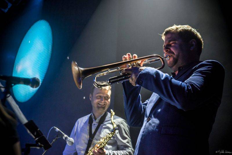 Planety spojily děti a dospělé v pražském Lucerna Music Baru