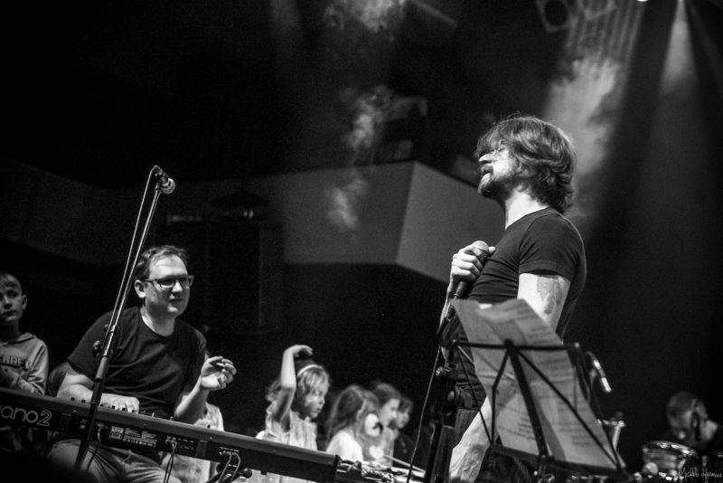 Planety spojily děti a dospělé v pražském Lucerna Music Baru