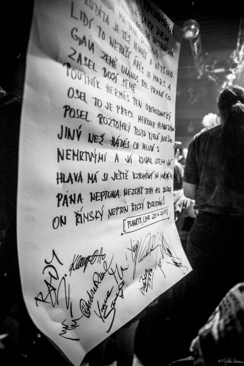 Planety spojily děti a dospělé v pražském Lucerna Music Baru