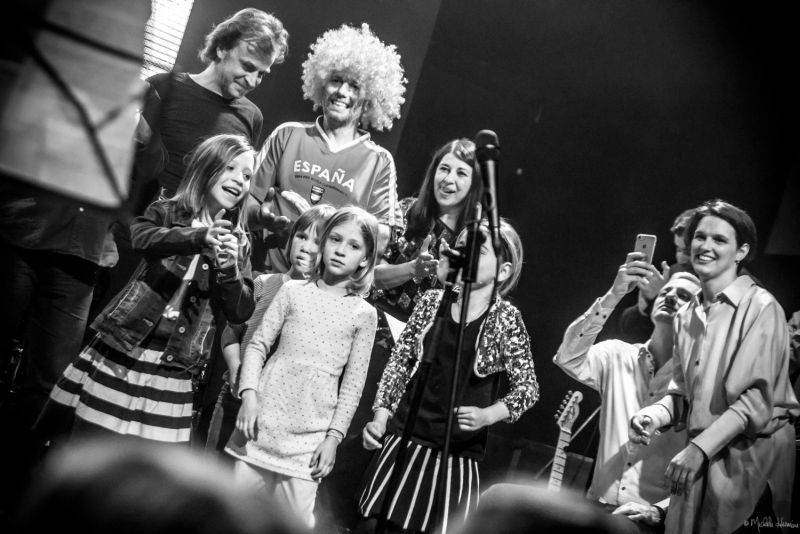 Planety spojily děti a dospělé v pražském Lucerna Music Baru