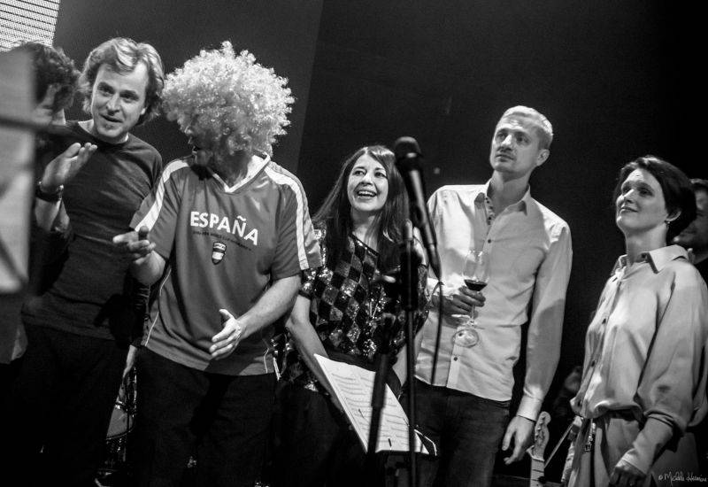 Planety spojily děti a dospělé v pražském Lucerna Music Baru