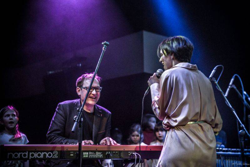 Planety spojily děti a dospělé v pražském Lucerna Music Baru