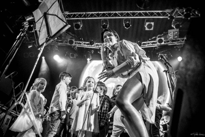 Planety spojily děti a dospělé v pražském Lucerna Music Baru