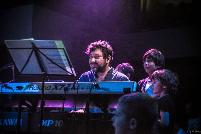 Planety spojily děti a dospělé v pražském Lucerna Music Baru