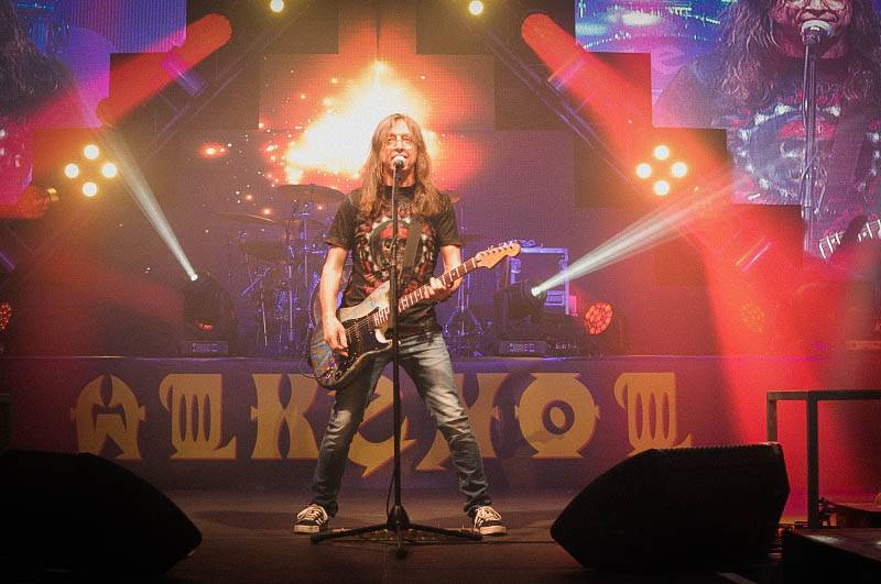 Alkehol oslavil v Lucerně čtvrtstoletí, popřáli Lukáš Pavlásek, Tři sestry nebo Josef Vojtek