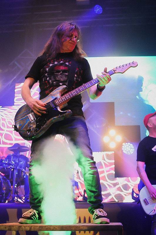 Alkehol oslavil v Lucerně čtvrtstoletí, popřáli Lukáš Pavlásek, Tři sestry nebo Josef Vojtek