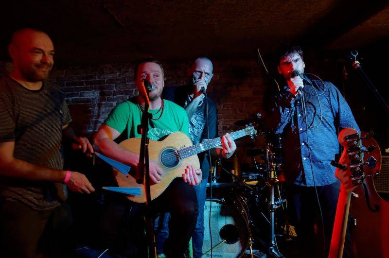 Wohnout potěšili akustickým koncertem i pražské publikum