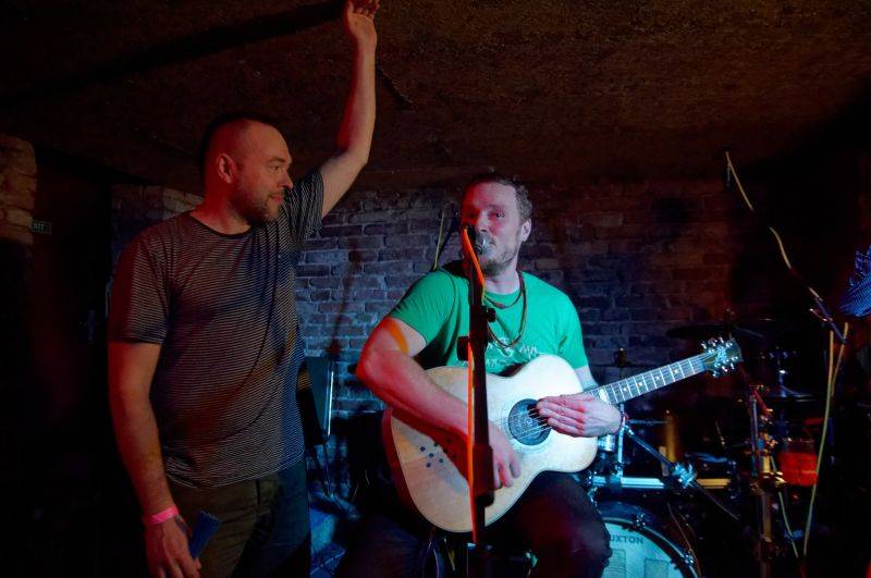 Wohnout potěšili akustickým koncertem i pražské publikum