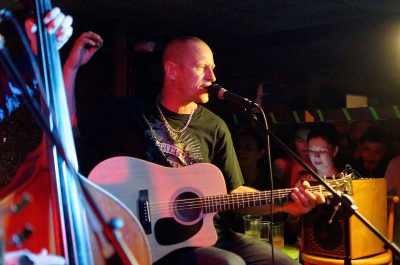 Wohnout potěšili akustickým koncertem i pražské publikum