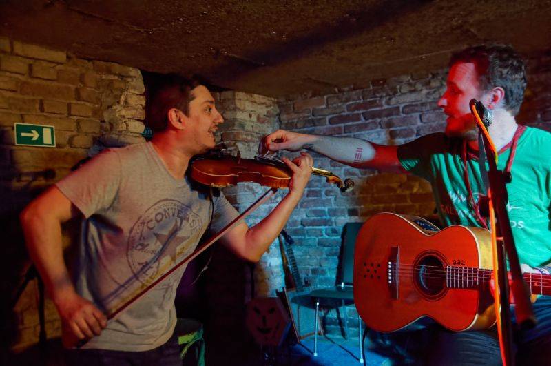 Wohnout potěšili akustickým koncertem i pražské publikum