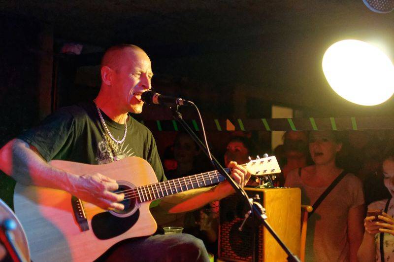 Wohnout potěšili akustickým koncertem i pražské publikum