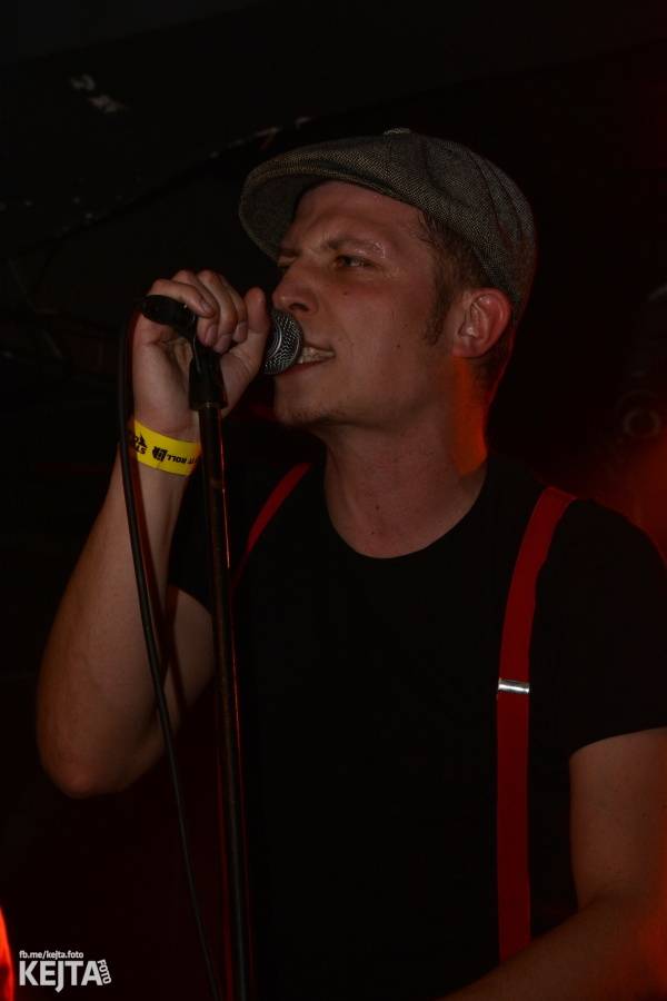 Punkový mejdan ve Stormu: E!E oslavili 30 let, dorazili i Nežfaleš a The Fialky