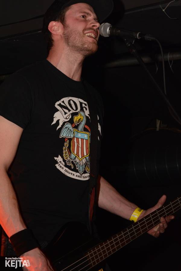 Punkový mejdan ve Stormu: E!E oslavili 30 let, dorazili i Nežfaleš a The Fialky