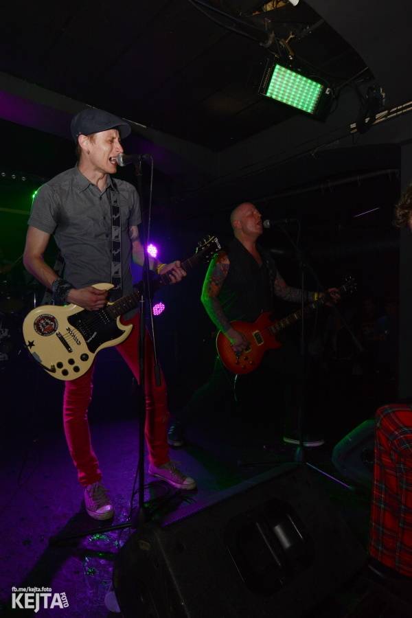 Punkový mejdan ve Stormu: E!E oslavili 30 let, dorazili i Nežfaleš a The Fialky