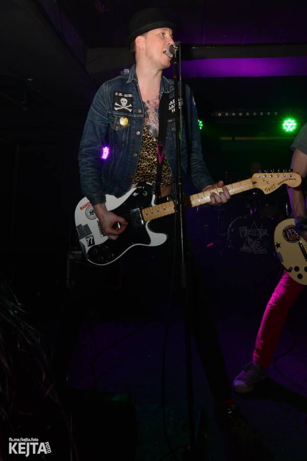 Punkový mejdan ve Stormu: E!E oslavili 30 let, dorazili i Nežfaleš a The Fialky