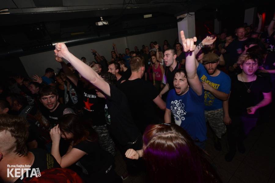 Punkový mejdan ve Stormu: E!E oslavili 30 let, dorazili i Nežfaleš a The Fialky