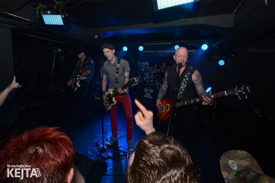 Punkový mejdan ve Stormu: E!E oslavili 30 let, dorazili i Nežfaleš a The Fialky