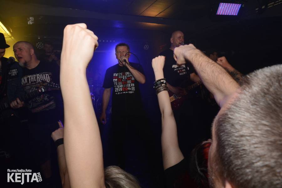 Punkový mejdan ve Stormu: E!E oslavili 30 let, dorazili i Nežfaleš a The Fialky