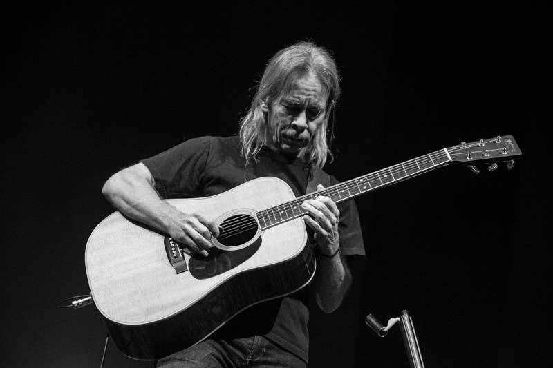 Dave Matthews zahrál s Timem Reynoldsem konečně v Praze. Divákům se omlouval za Trumpa