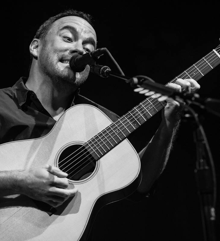 Dave Matthews zahrál s Timem Reynoldsem konečně v Praze. Divákům se omlouval za Trumpa