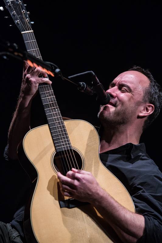 Dave Matthews zahrál s Timem Reynoldsem konečně v Praze. Divákům se omlouval za Trumpa