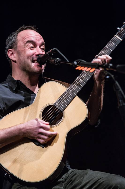 Dave Matthews zahrál s Timem Reynoldsem konečně v Praze. Divákům se omlouval za Trumpa