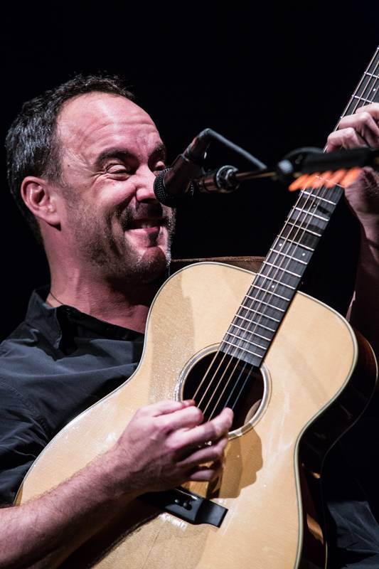 Dave Matthews zahrál s Timem Reynoldsem konečně v Praze. Divákům se omlouval za Trumpa