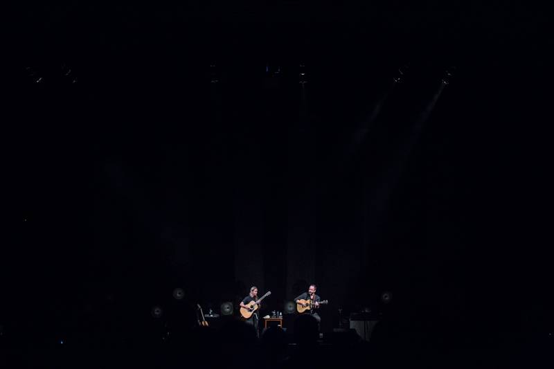 Dave Matthews zahrál s Timem Reynoldsem konečně v Praze. Divákům se omlouval za Trumpa