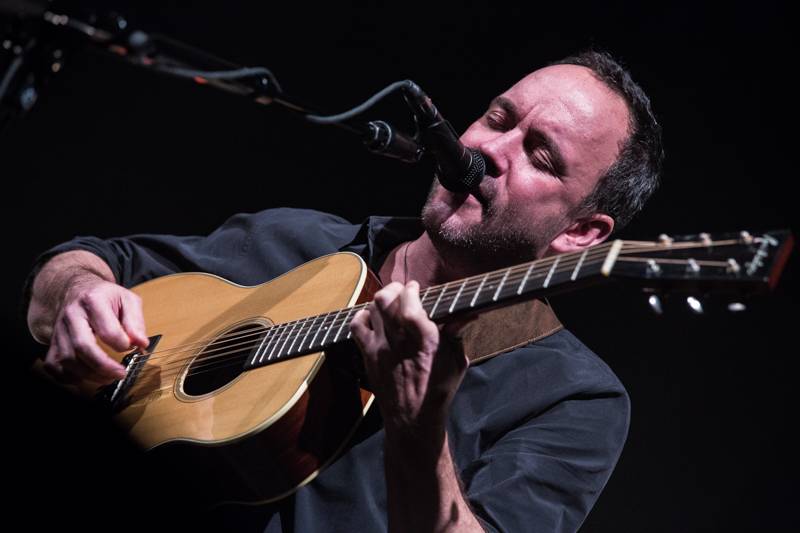 Dave Matthews zahrál s Timem Reynoldsem konečně v Praze. Divákům se omlouval za Trumpa