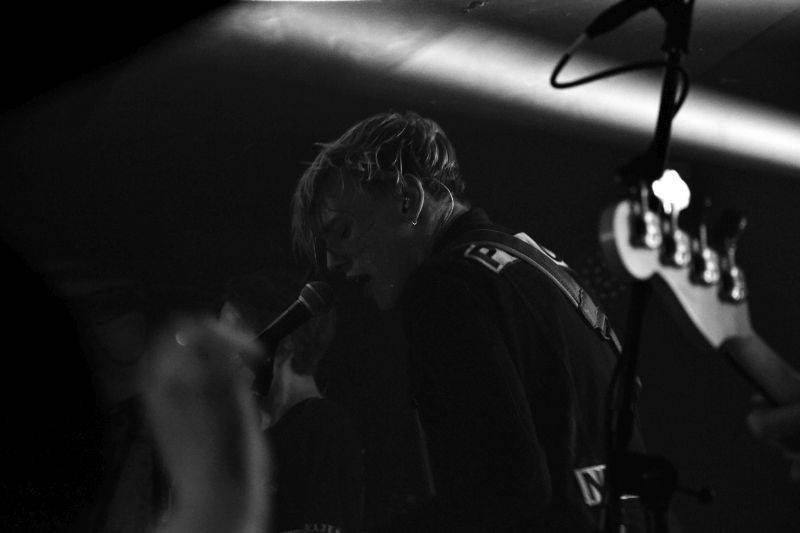 V natřískaném Rock Café udeřily vycházející hvězdy Counterfeit