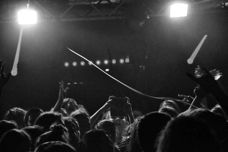 V natřískaném Rock Café udeřily vycházející hvězdy Counterfeit