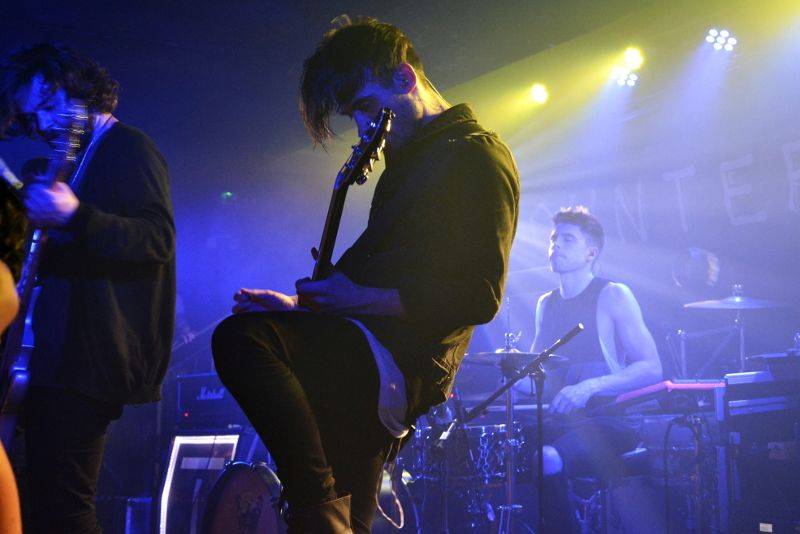 V natřískaném Rock Café udeřily vycházející hvězdy Counterfeit