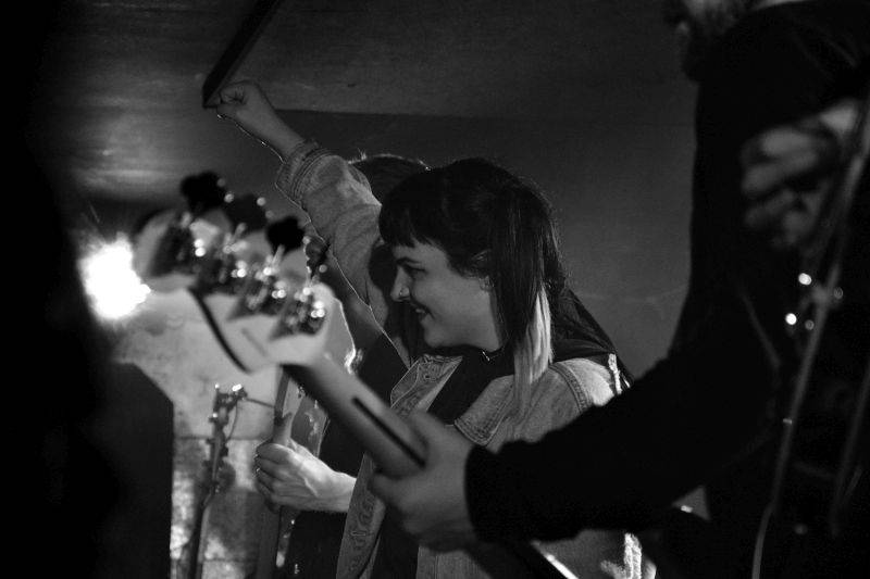 V natřískaném Rock Café udeřily vycházející hvězdy Counterfeit