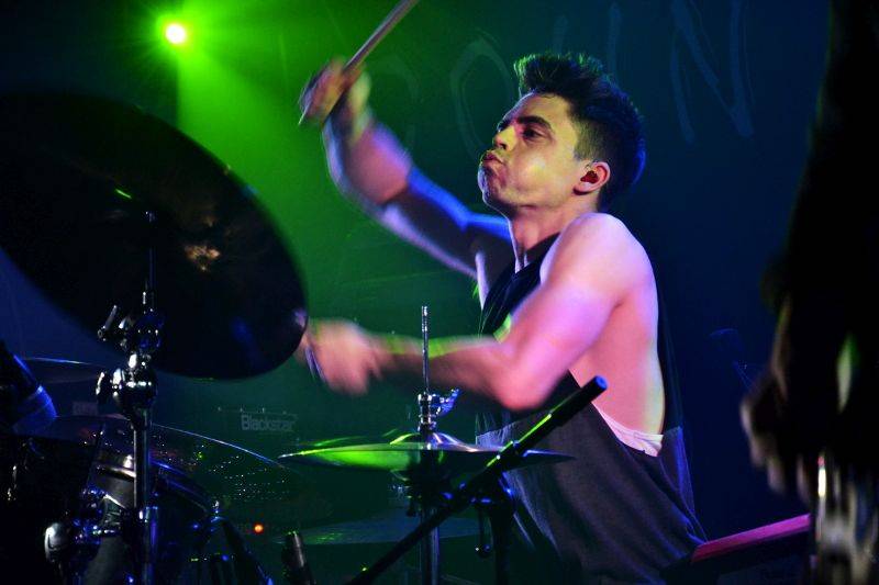 V natřískaném Rock Café udeřily vycházející hvězdy Counterfeit