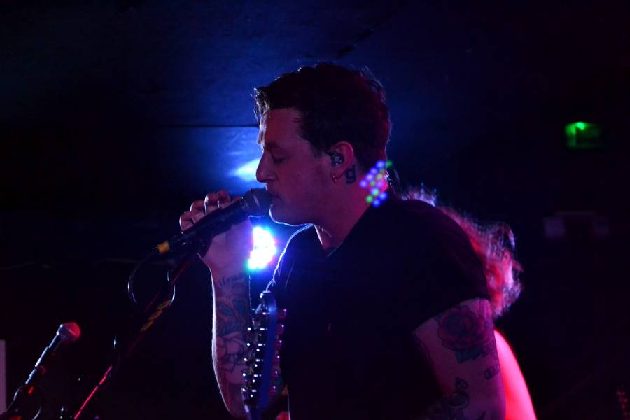 Deaf Havana v Praze: V Rock Café se před deštěm schovali příznivci řízných kytar