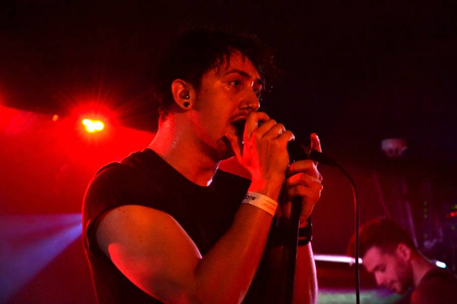 Deaf Havana v Praze: V Rock Café se před deštěm schovali příznivci řízných kytar