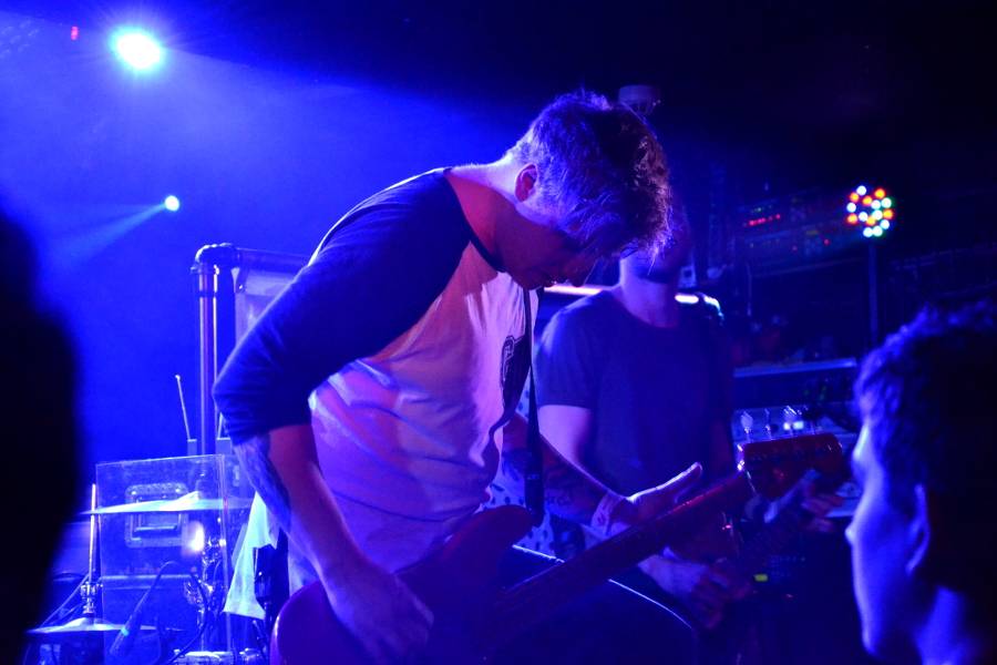 Deaf Havana v Praze: V Rock Café se před deštěm schovali příznivci řízných kytar