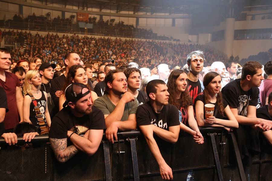 Korn rozpálili Bratislavu svou koncertní energií