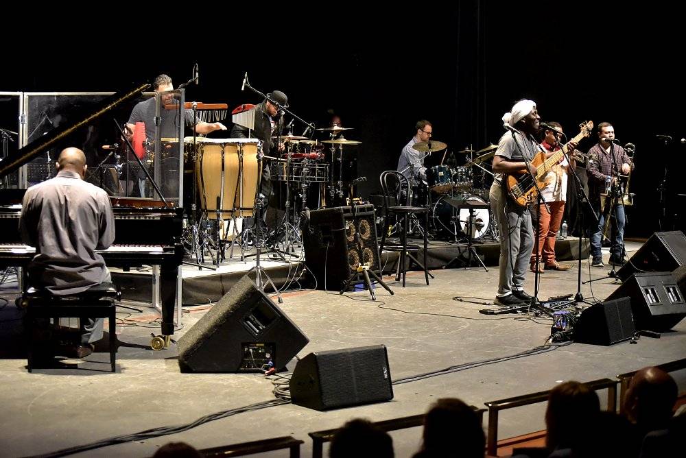 Kamerunský hudebník Richard Bona, přezdívaný 