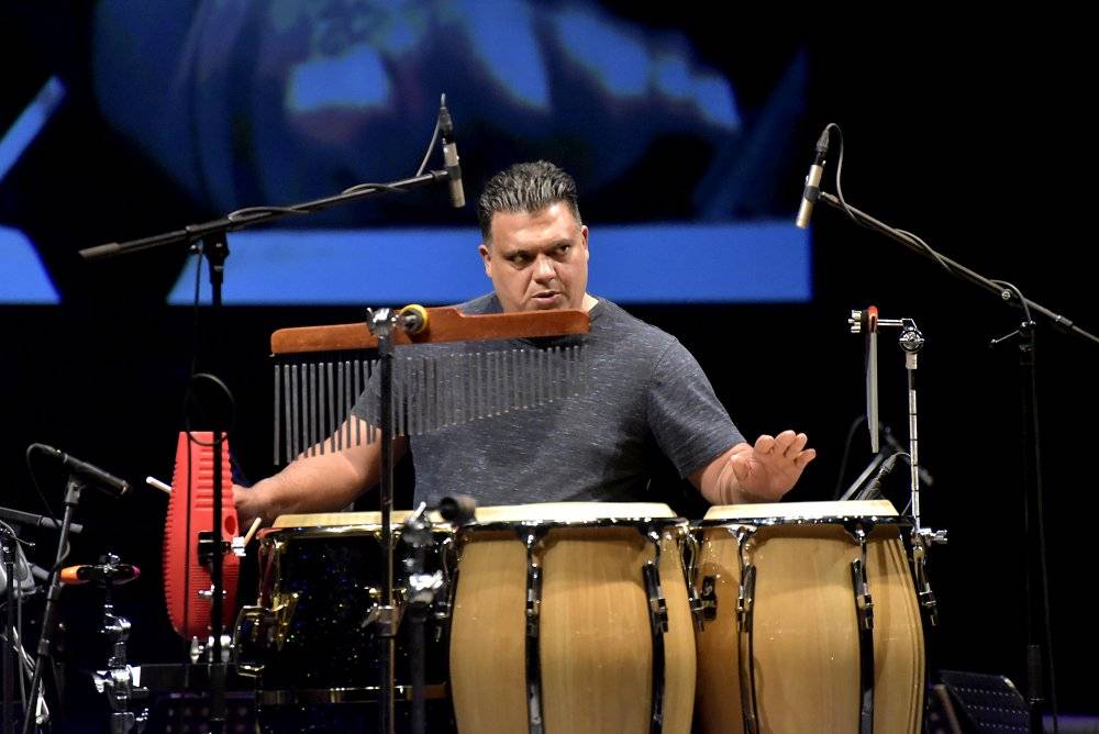 Kamerunský hudebník Richard Bona, přezdívaný 