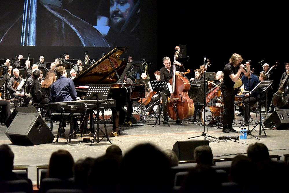 Kamerunský hudebník Richard Bona, přezdívaný 