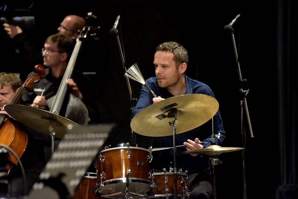 Kamerunský hudebník Richard Bona, přezdívaný 