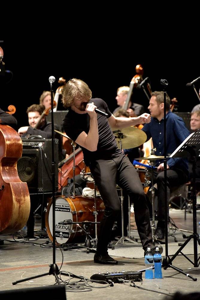 Kamerunský hudebník Richard Bona, přezdívaný 